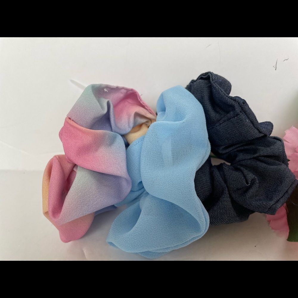 SET OF 3 SCRUNCHIES - Picture 2 of 4